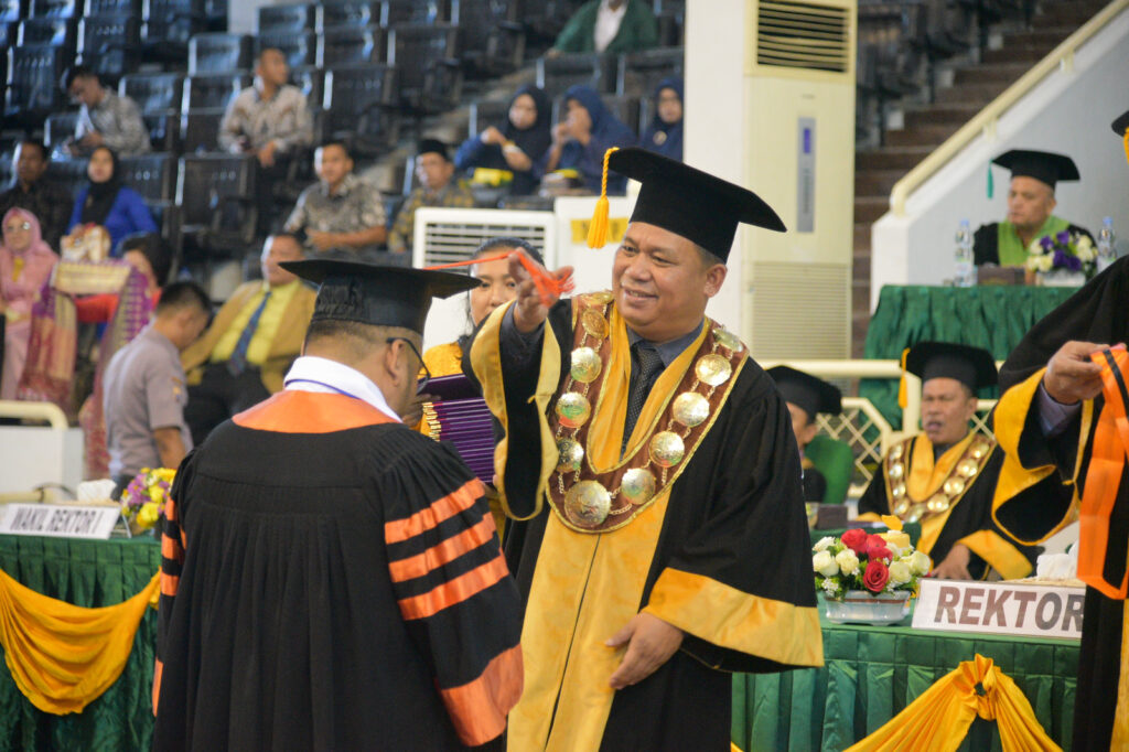654 Alumni Diwisuda, Rektor Unimed Yakin Lulusan Cukup Bekal di Dunia Kerja