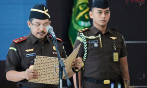 Agus Salim Lantik CPNS Jadi PNS di Wilayah Hukum Kejati Sulteng