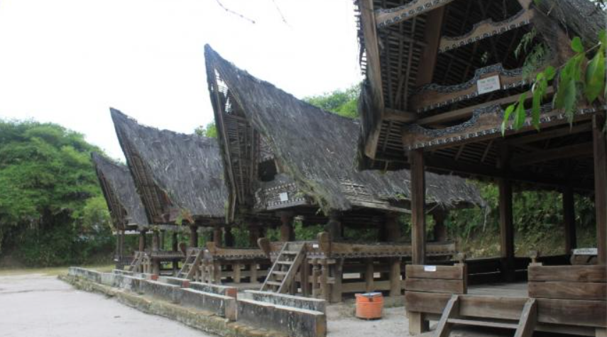 5 Objek Wisata Imperdible di Pulau Samosir yang Harus Dikunjungi