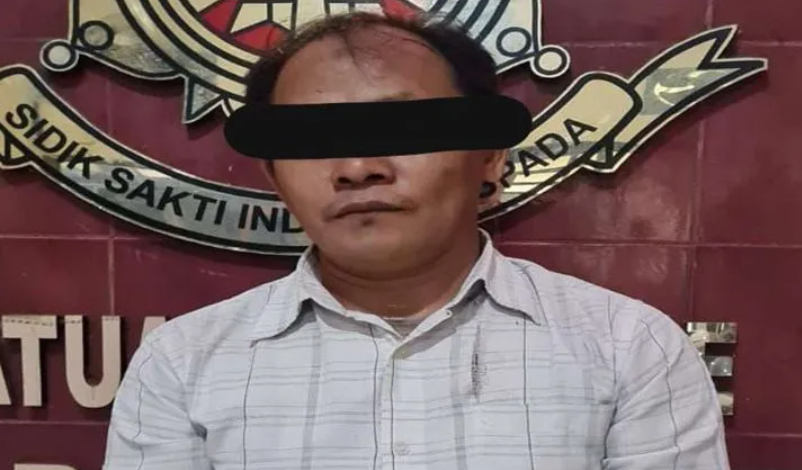 Personel Unit Tipikor Polres Asahan Menahan Mantan Kepala Desa Sidomulyo Terkait Kasus Korupsi