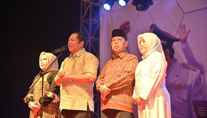 Berakhirnya Masa Jabatan Walikota dan Wakil Walikota, Warga Kota Padangsidimpuan Padati Stadion HM Nurdin