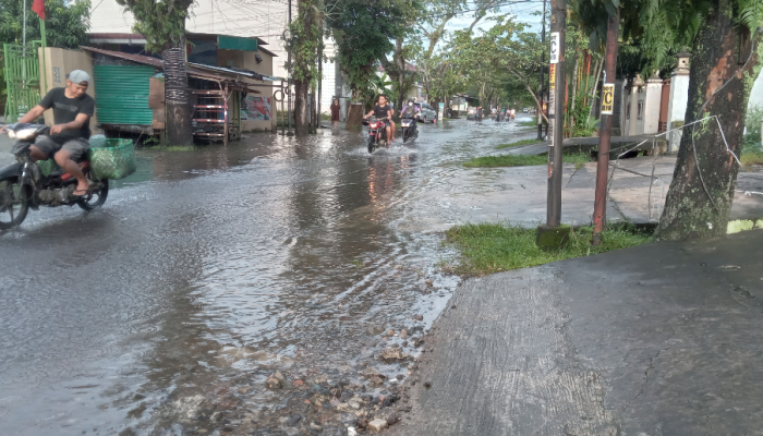 Banjir Ditengah Gencarnya Proyek U-Ditch, Antonius: “Kita Amin-kan Saja”