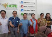 Meriyawaty Amelia Prasetio (Ayin) Hadiri Baksos Yayasan HOPE di Medan