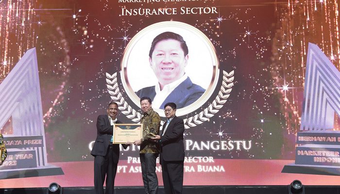 Christopher Pangestu Raih The Best Industry Marketing Champion pada Marketeer of the Year 2023