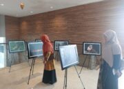 Antusiasnya Pengunjung Melihat Foto Karya Jurnalis Perempuan di Women Photos Exhibition FJPI Sumut
