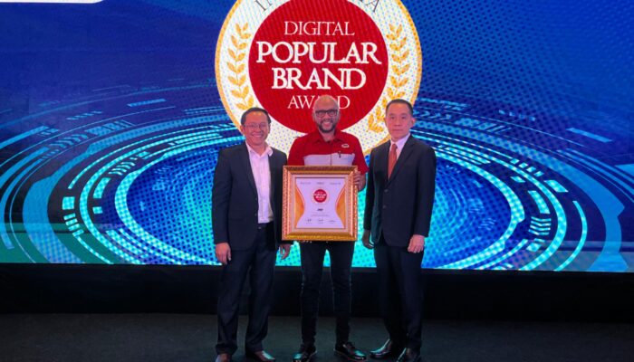 Popular di Ranah Pengiriman, JNE Raih  Indonesia Digital Popular Brand Award 2024