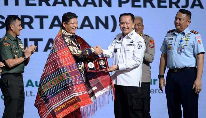 Pj Gubernur Sumut Agus Fatoni Luncurkan Dua Gerakan Serentak Guna Lindungi Pekerja Rentan