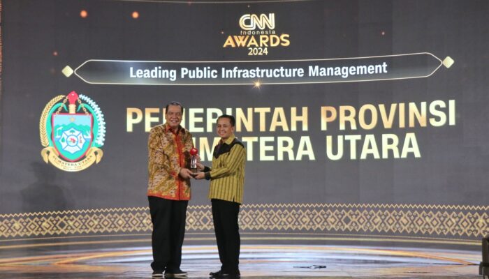 Pj Gubernur Agus Fatoni Raih Penghargaan Most Inspiring Leader dari CNN Indonesia