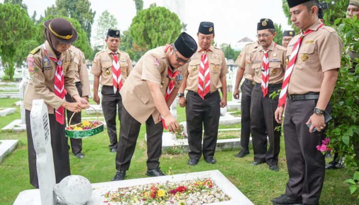 Pj Sekda Kota Medan Pimpin Ziarah Makam Pahlawan Sambut Hari Pramuka Ke 63