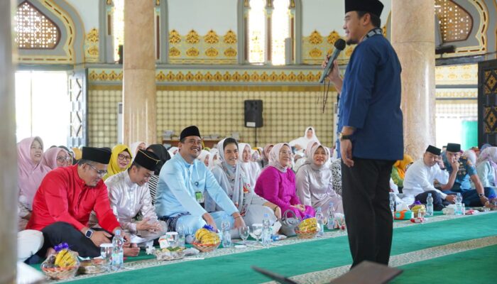 Drumband Islami dan Parade Bunga Bale Meriahkan Peringatan Maulid Nabi Muhammad SAW di Medan