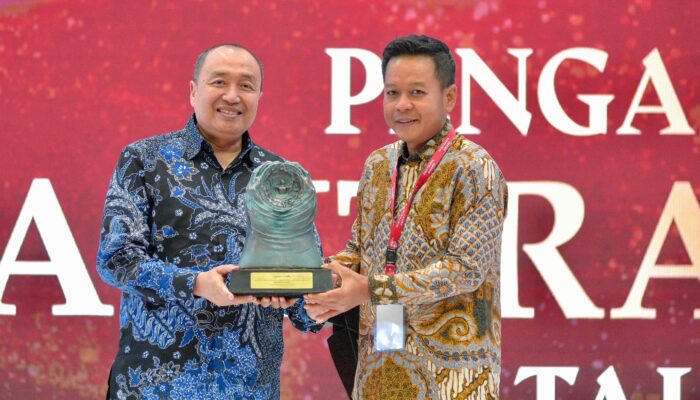 Rektor USU Prof Muryanto Amin Raih Penghargaan Paritrana Awards 2024 dari Wapres