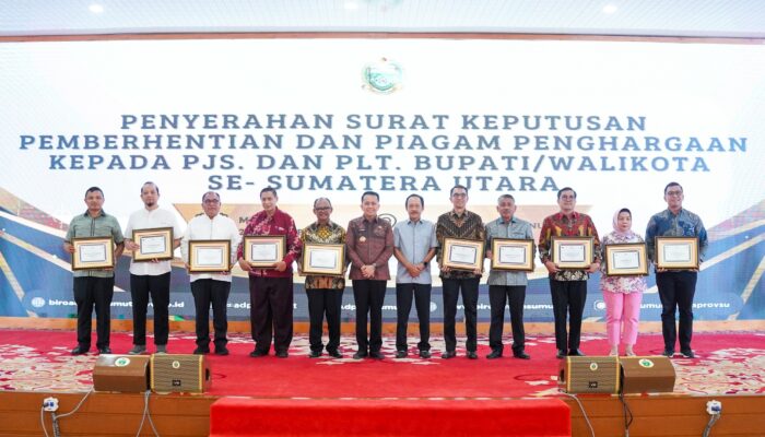 Penugasan Berakhir,  Pj Gubernur Fatoni Beri Penghargaan kepada Plt, Pj dan Pjs Bupati/Walikota Se-Sumut