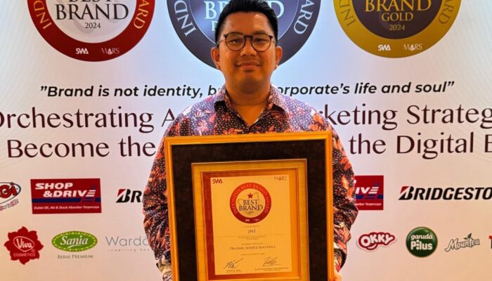 JNE Raih Indonesia Best Brand Award (IBBA) 2024 Kategori Jasa Pengiriman