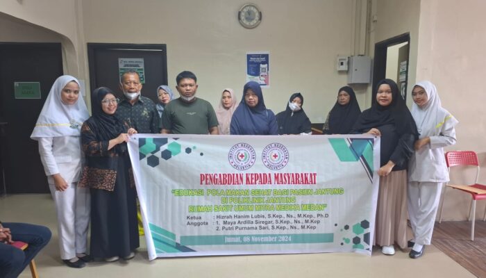 Dosen Prodi Keperawatan IKH Medan Beri Edukasi Pola Makan Sehat ke Paien Jantung di RSU Mitra Medika