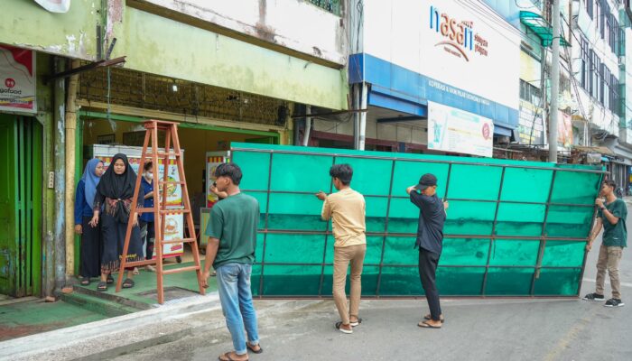 Menyalahi Aturan, Sejumlah Ruko Tempat Usaha di Kecamatan Medan Petisah Ditertibkan