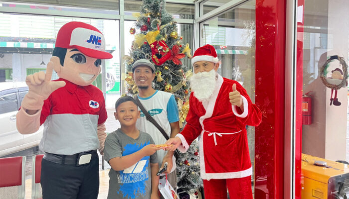 Sambut Natal 2024, JNE Berbagi Kebahagiaan yang Penuh Cinta dan Kasih