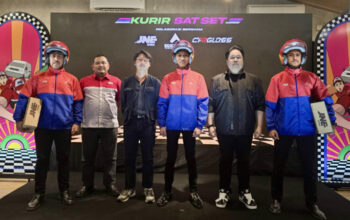 Masuki Usia 34 Tahun, JNE Luncurkan Jaket dan Helm Kolaborasi dengan EIGER Tropical Adventure dan Cargloss Helmets